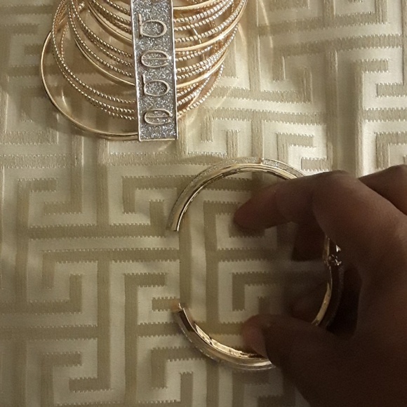 Jewelry - Picture 5 of 6